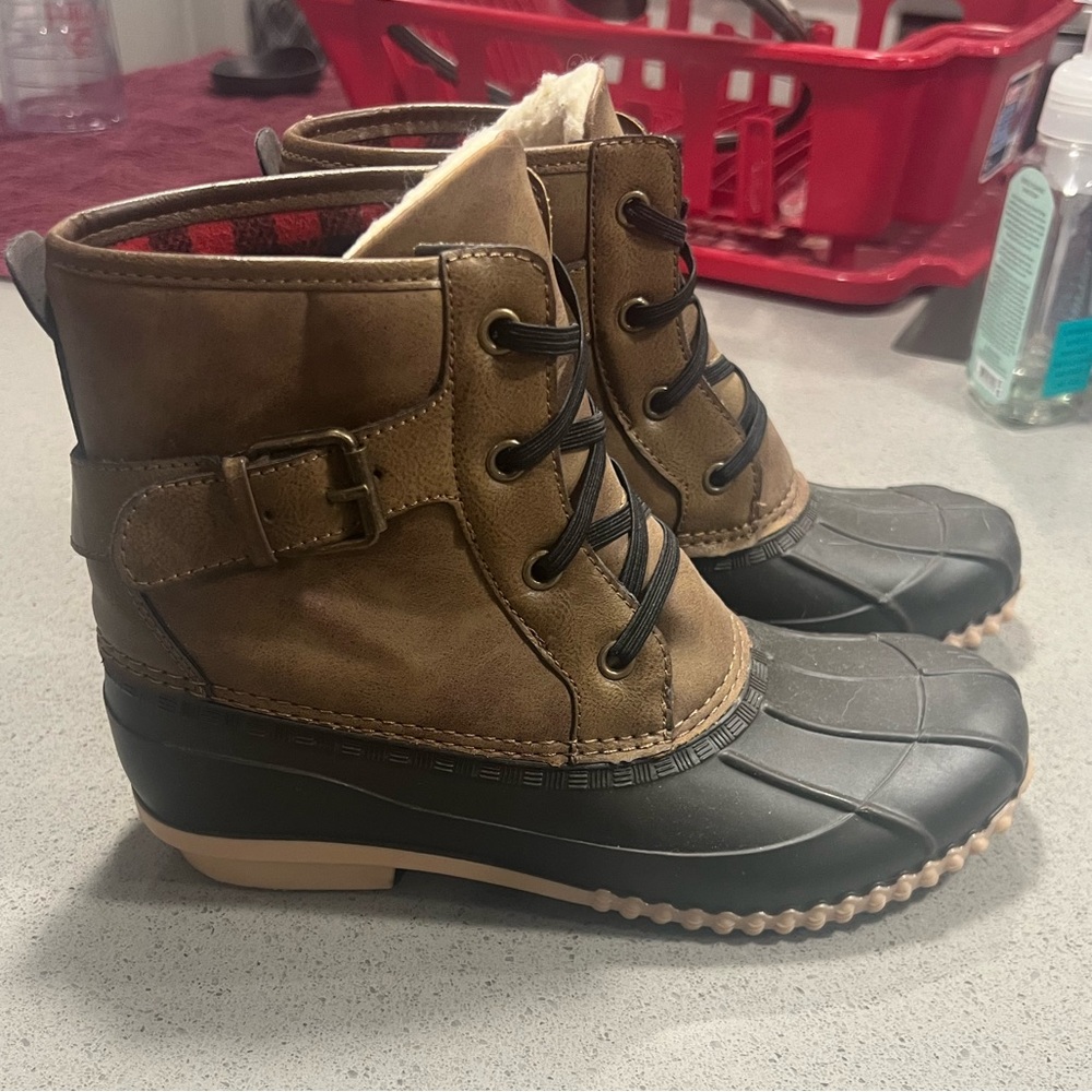 Women’s winter boots - Madden Girl size 7